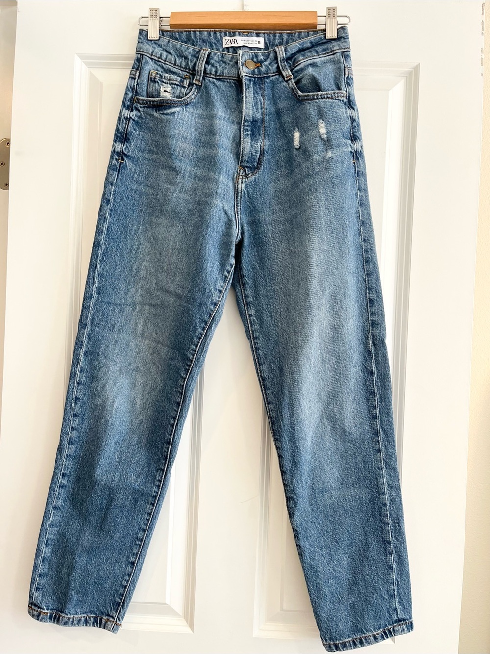 Zara Medium Wash Relaxed Fit Jeans